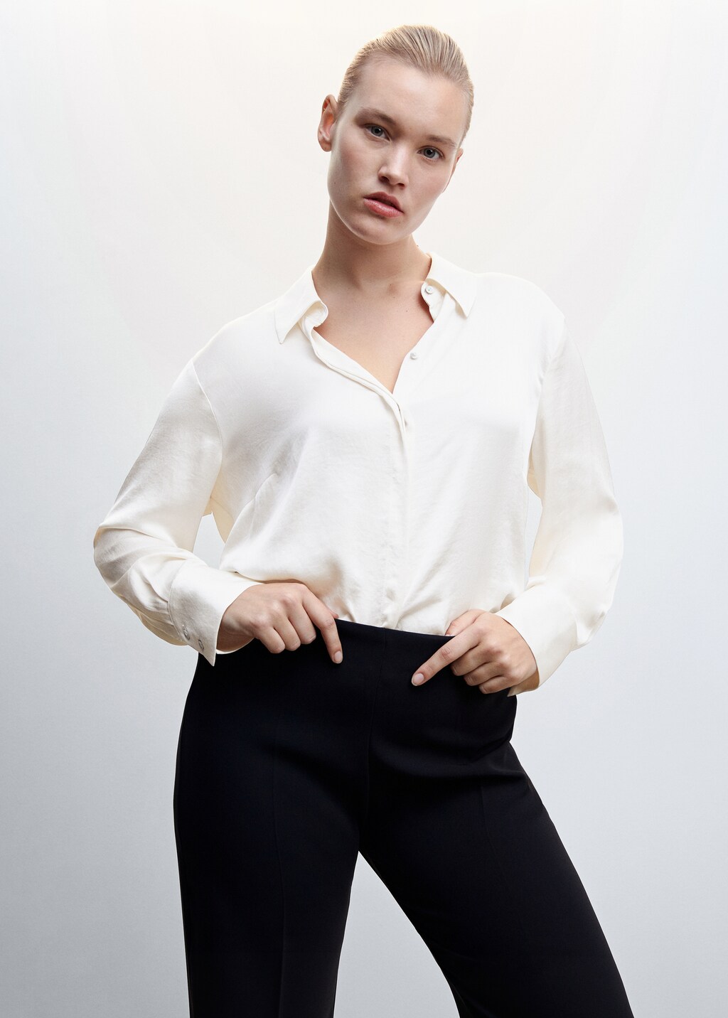 Satin finish flowy shirt - Details of the article 4