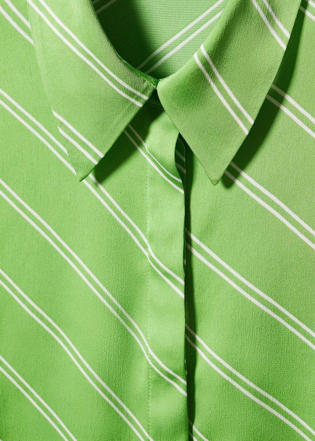 Satin finish flowy shirt - Details of the article 8