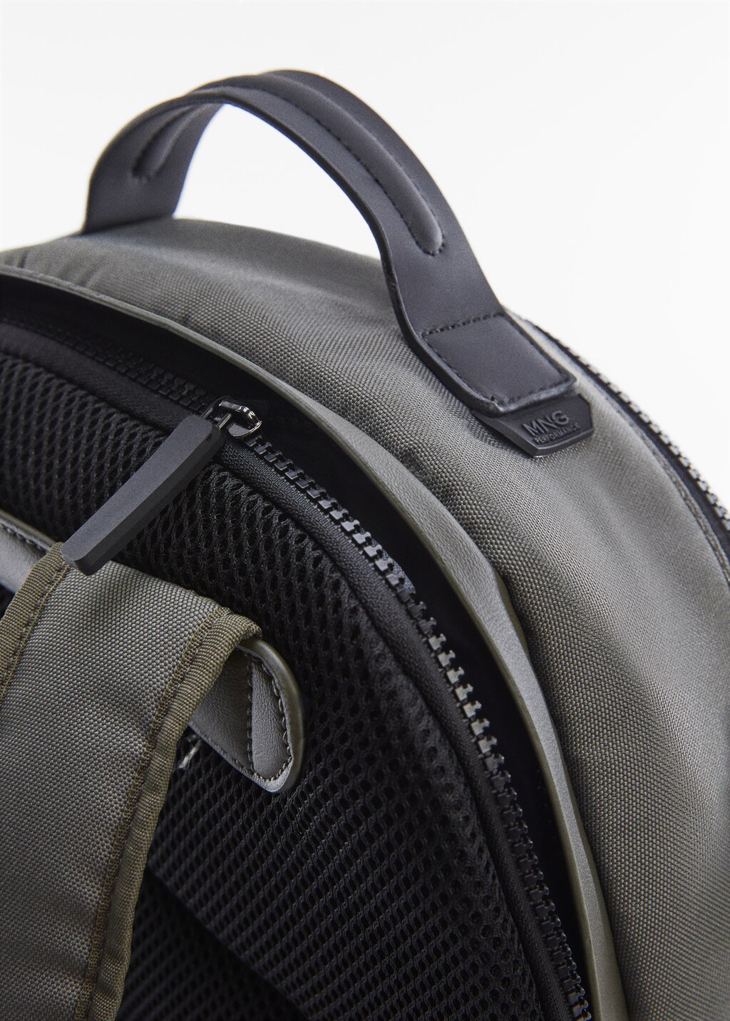 Wasserabweisender Rucksack mit Taschen - Detail des Artikels 3