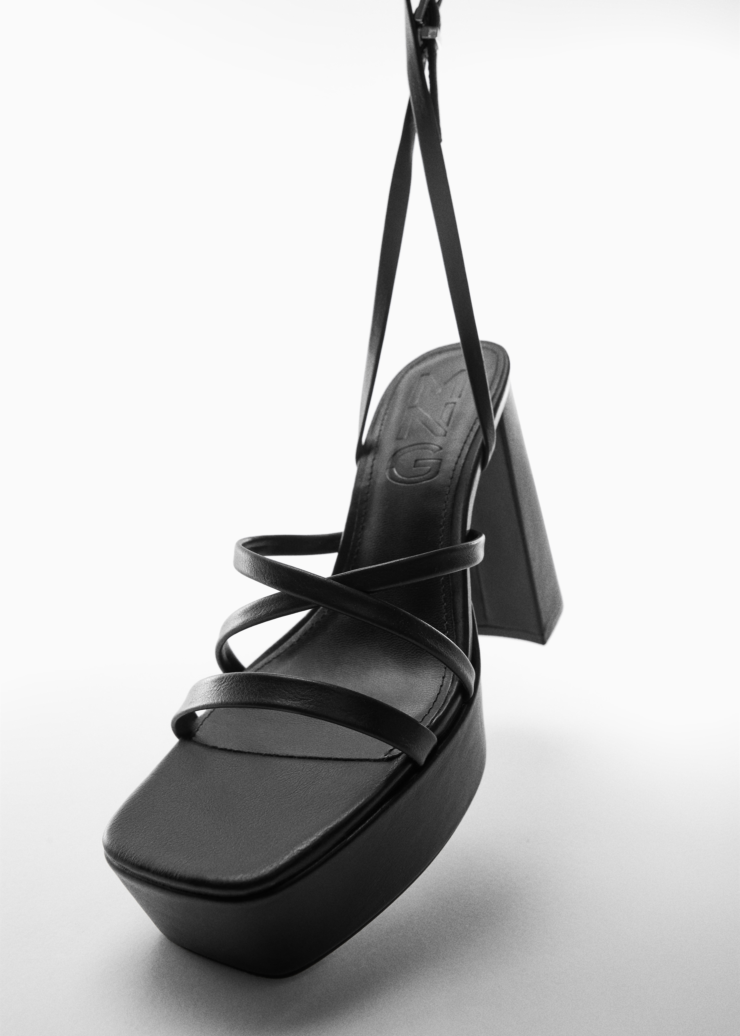 Strappy heeled sandals - Details of the article 5