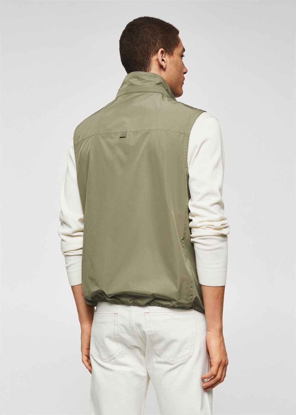 Water-repellent gilet with hood - Reverse of the article