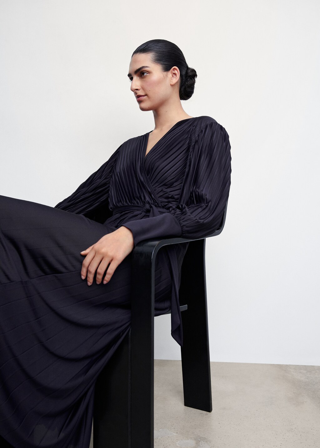 Pleated wrap dress - Details of the article 2