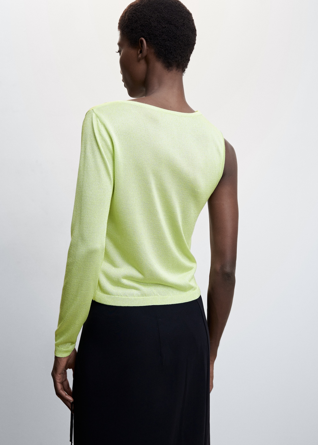 Asymmetrical fine-knit sweater - Reverse of the article