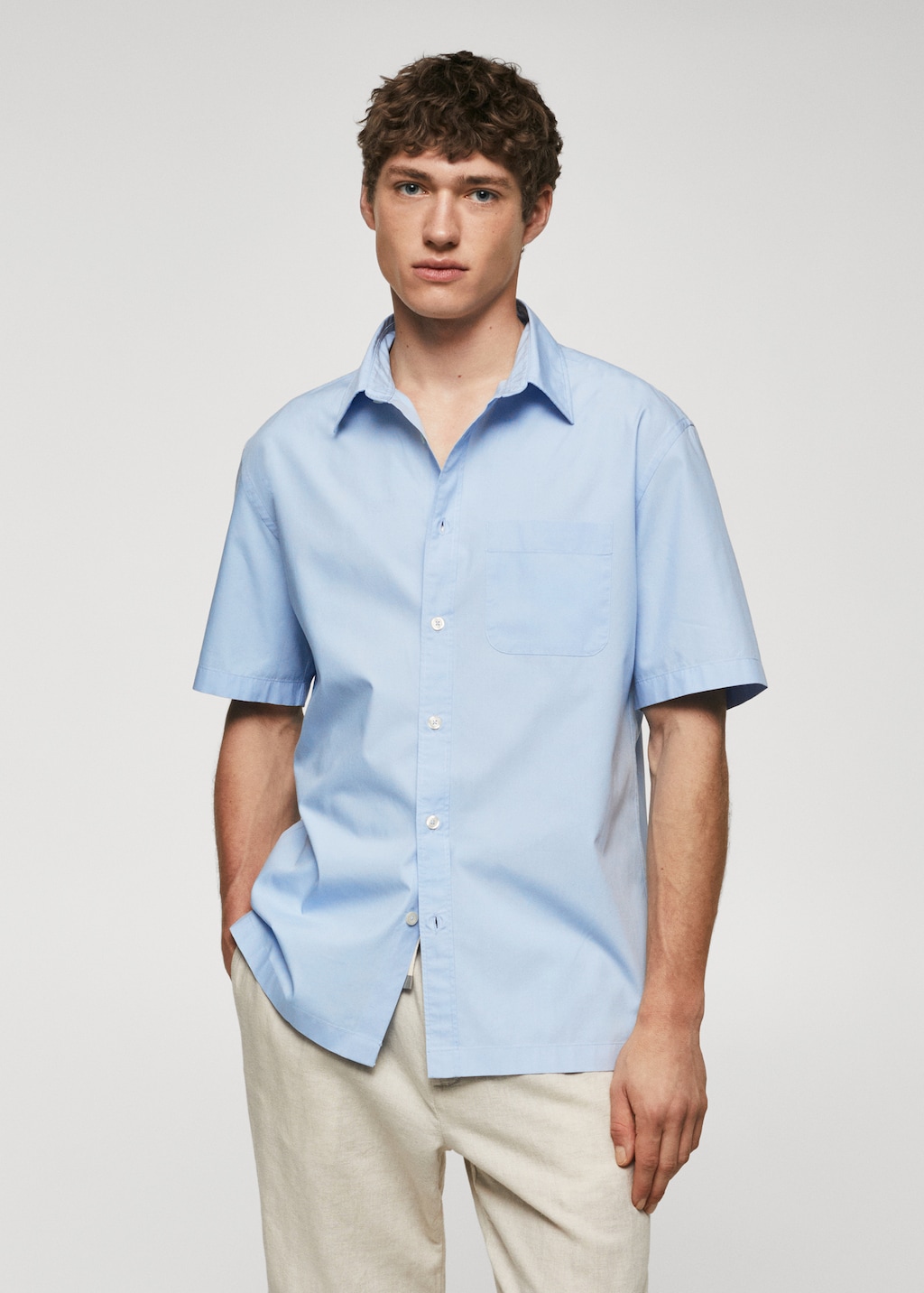 Regular-fit cotton short-sleeved shirt - <b>Man</b> <b>MANGO</b> OUTLET Czech Republic.