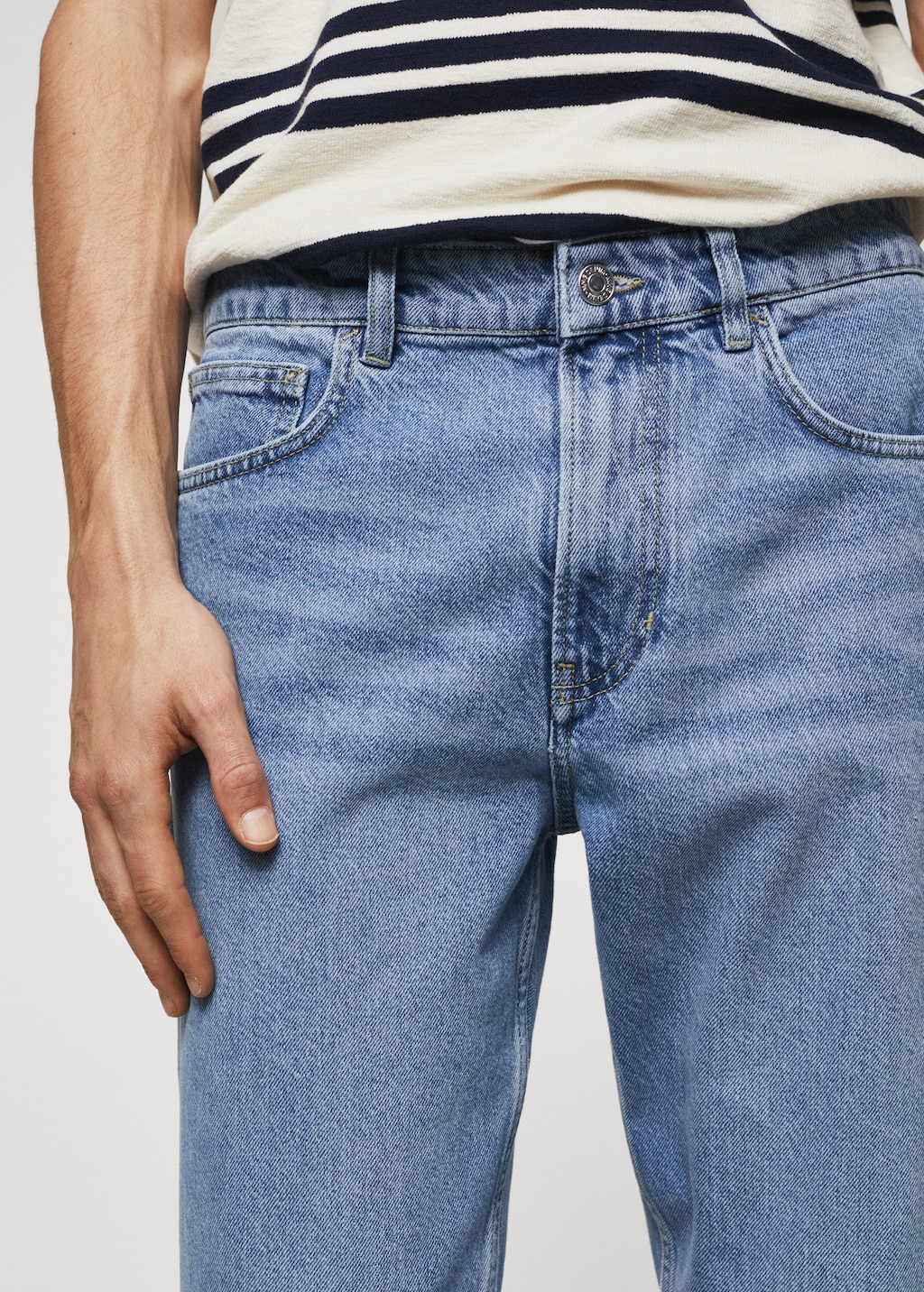 Carrot-fit jeans - Man | MANGO OUTLET USA