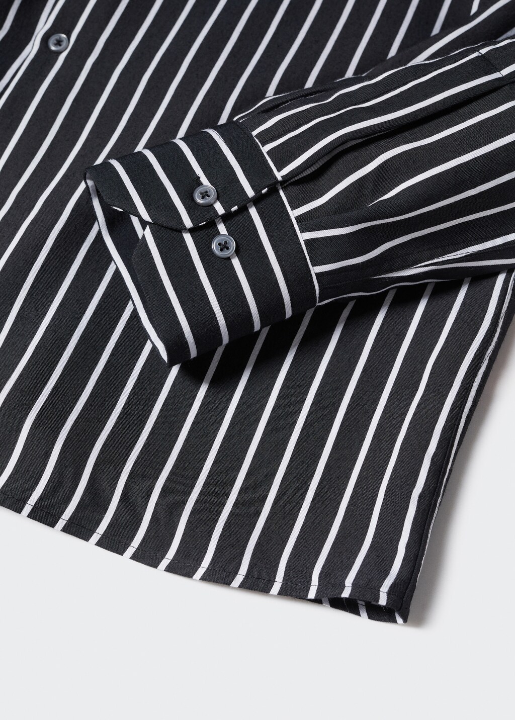 Striped flowy shirt - Details of the article 8