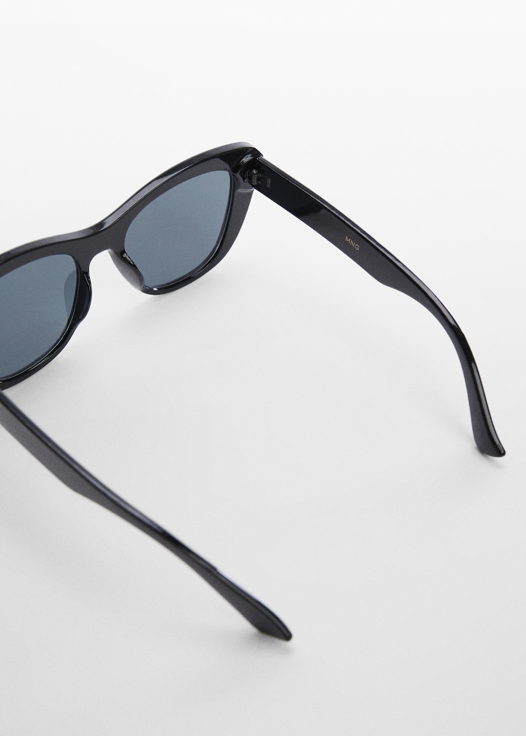 Cat-eye sunglasses - Details of the article 1