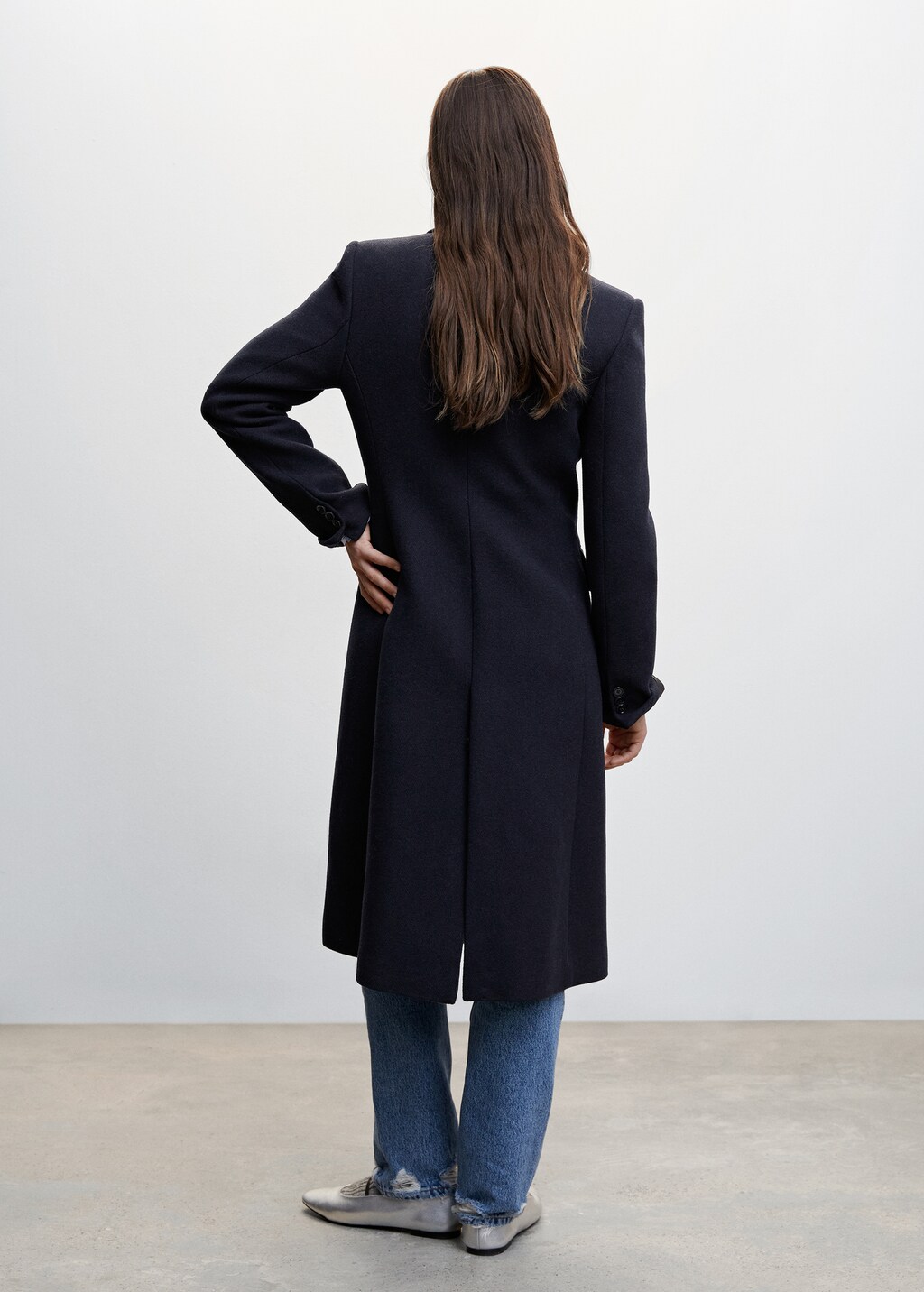 Tailored wool coat - Reverse of the article