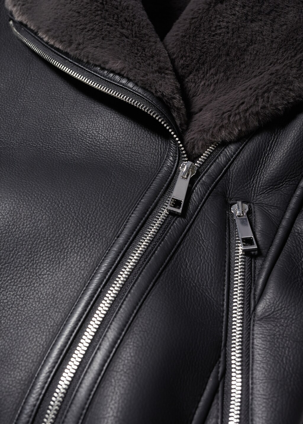 Doubleface-Jacke mit Ledereffekt - Detail des Artikels 8