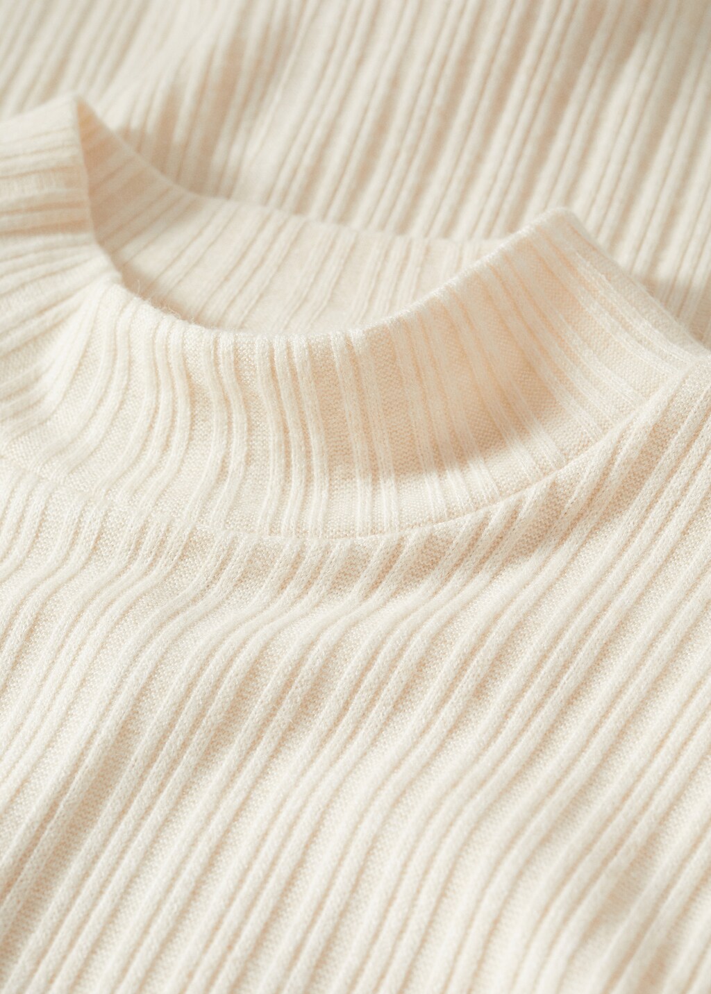 Short knitted dress - Details of the article 8