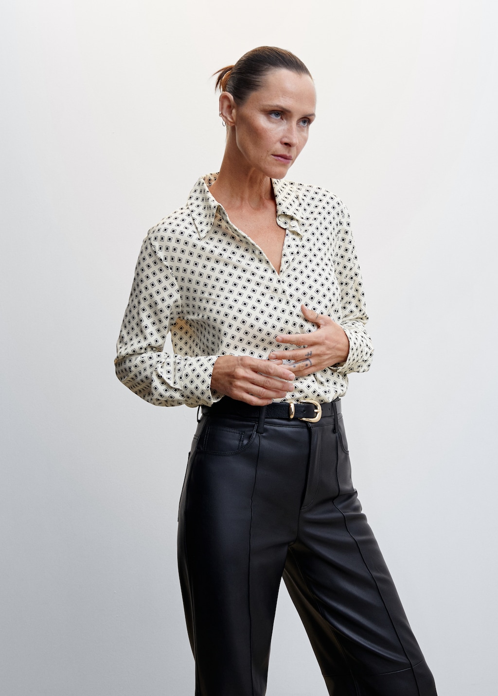 Buttoned flowy shirt - Medium plane