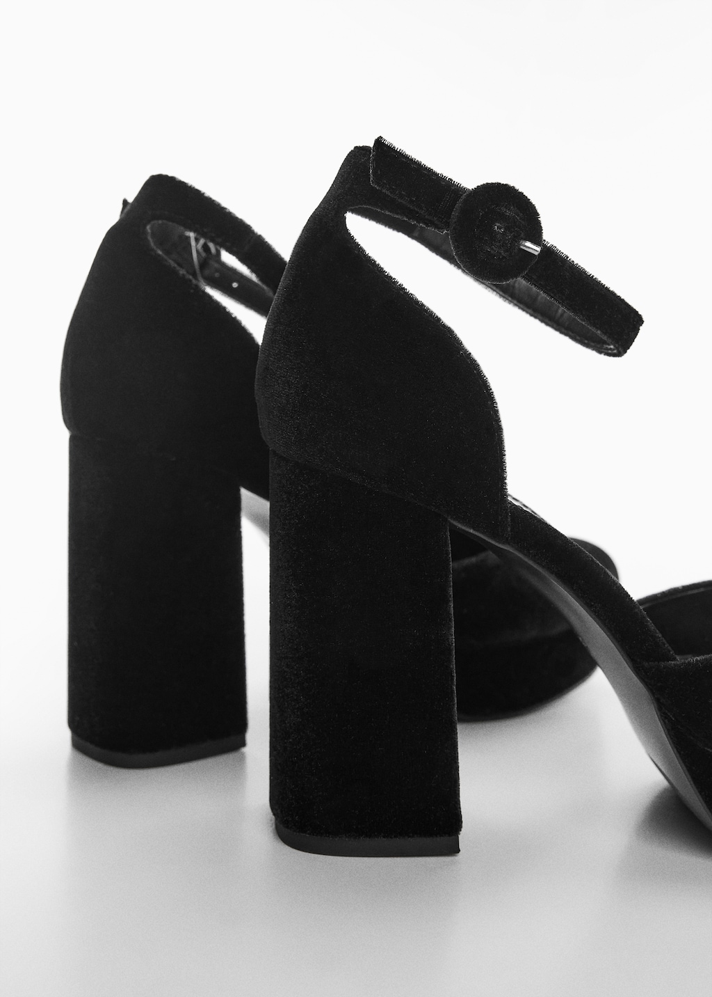 Platform shoes - Details of the article 1