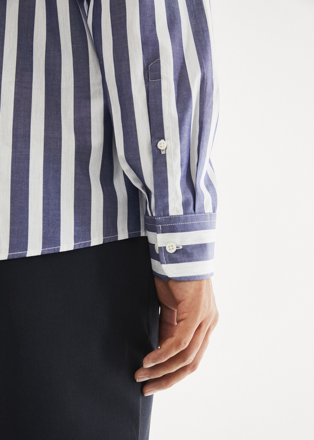 Slim fit striped cotton shirt - Details of the article 4