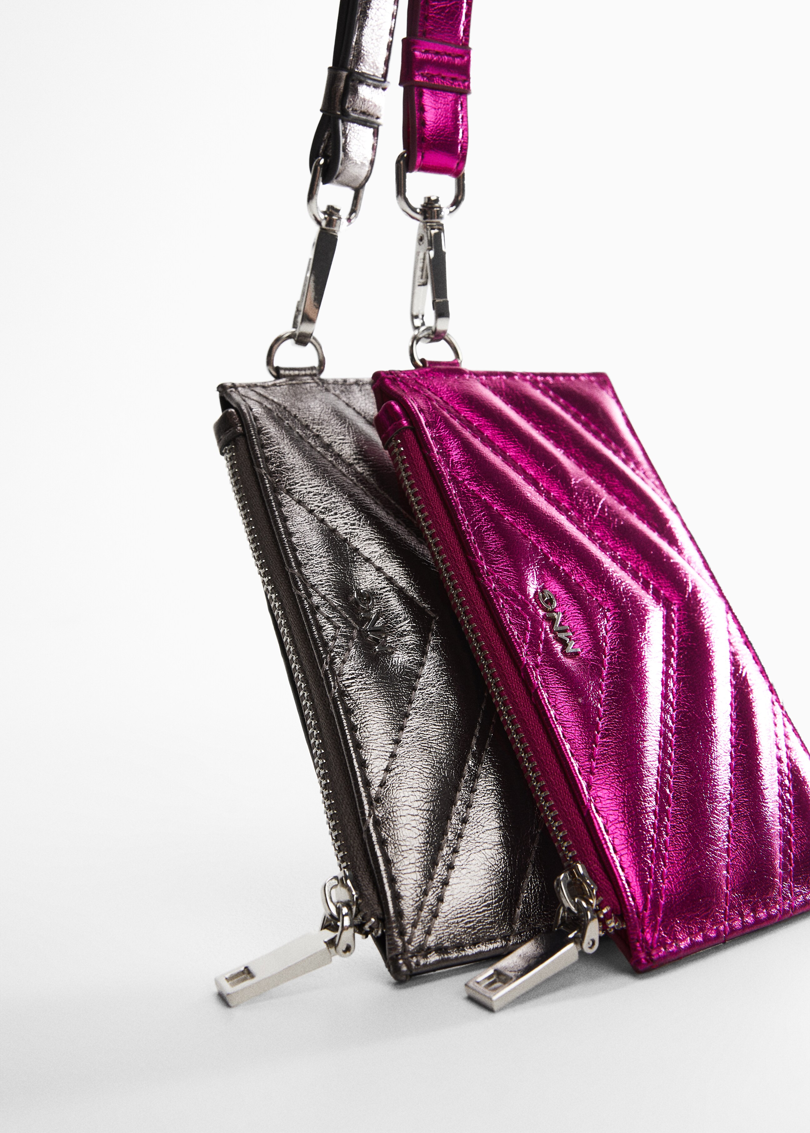 Padded metallic card holder - Details of the article 5