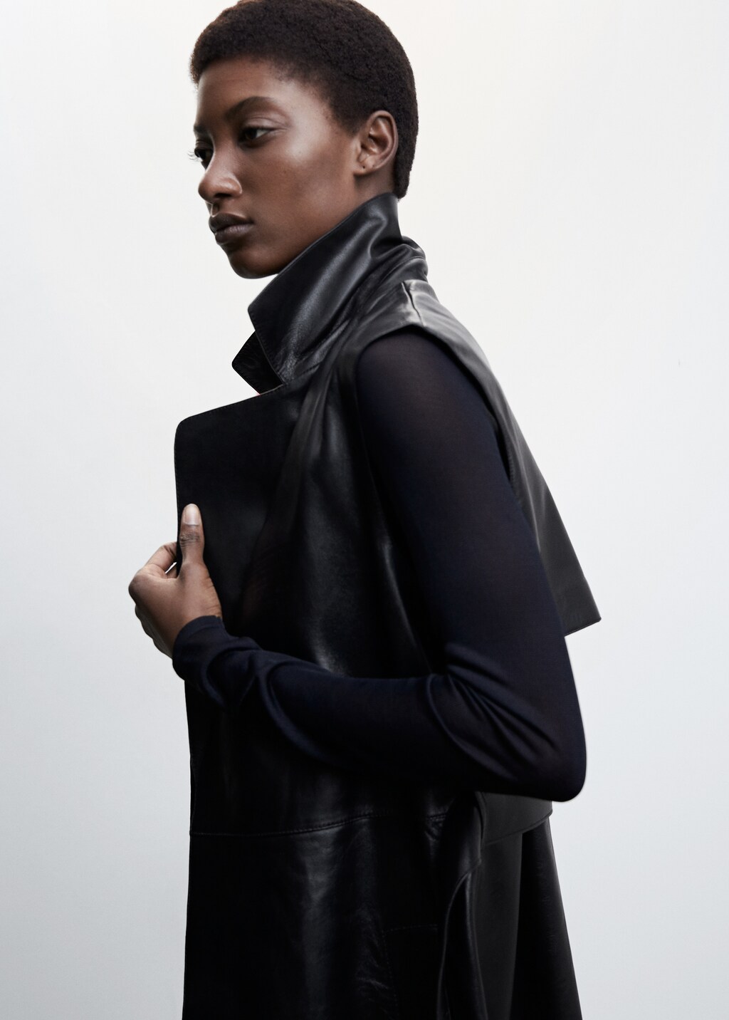 Long leather vest - Details of the article 1