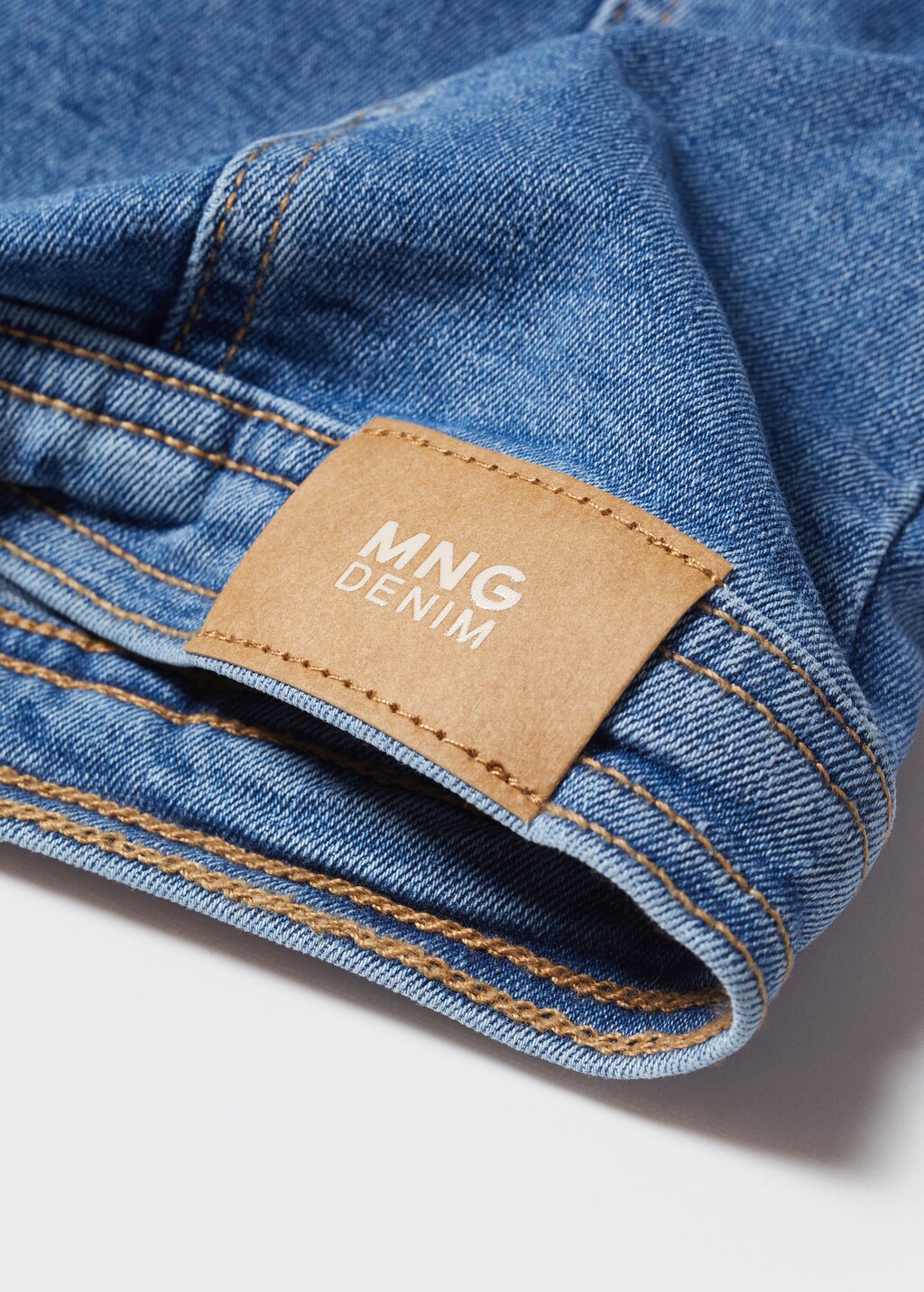 Pockets denim jacket - Details of the article 8