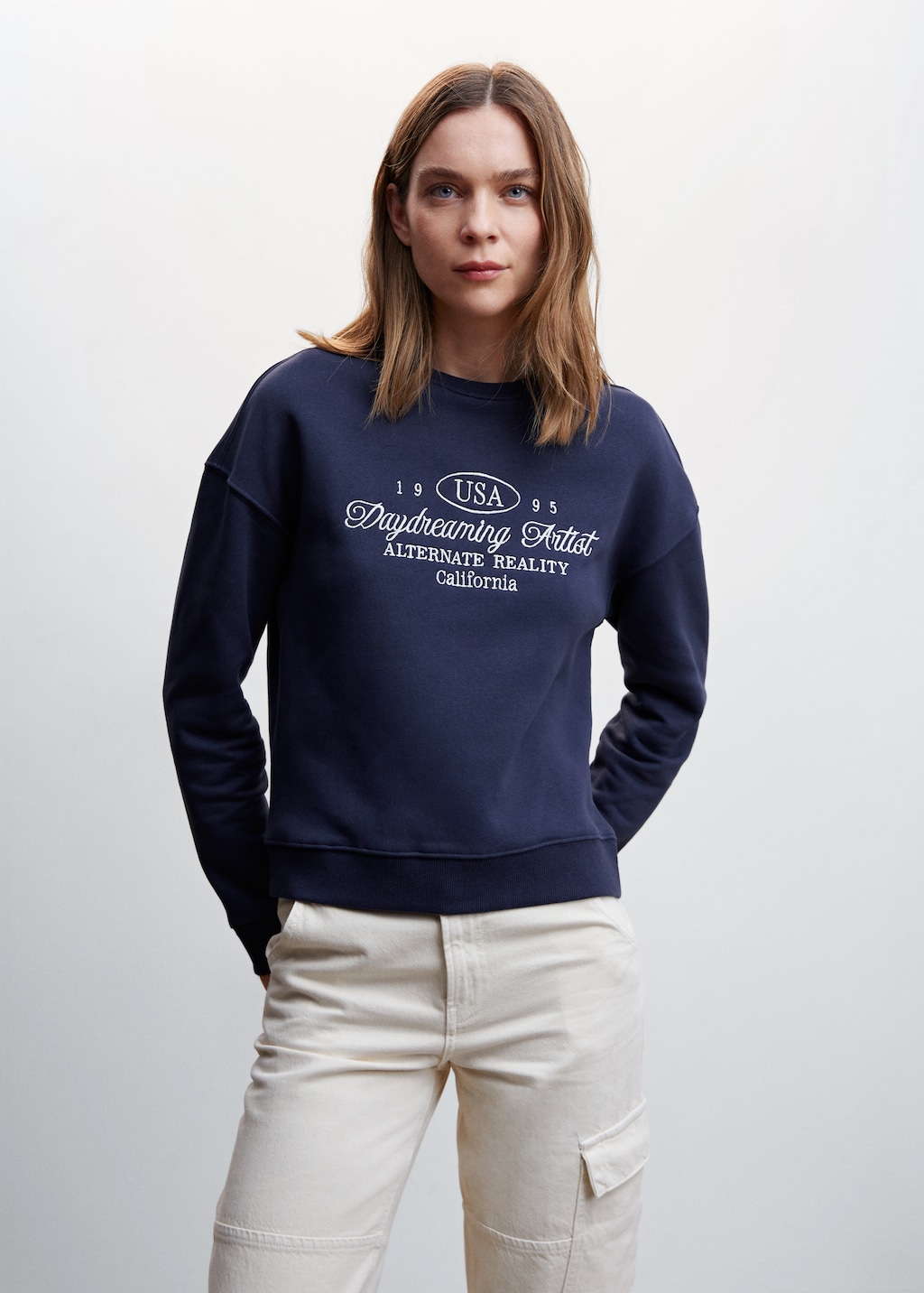 Sweatshirt mit aufgesticktem Schriftzug - Mittlere Ansicht