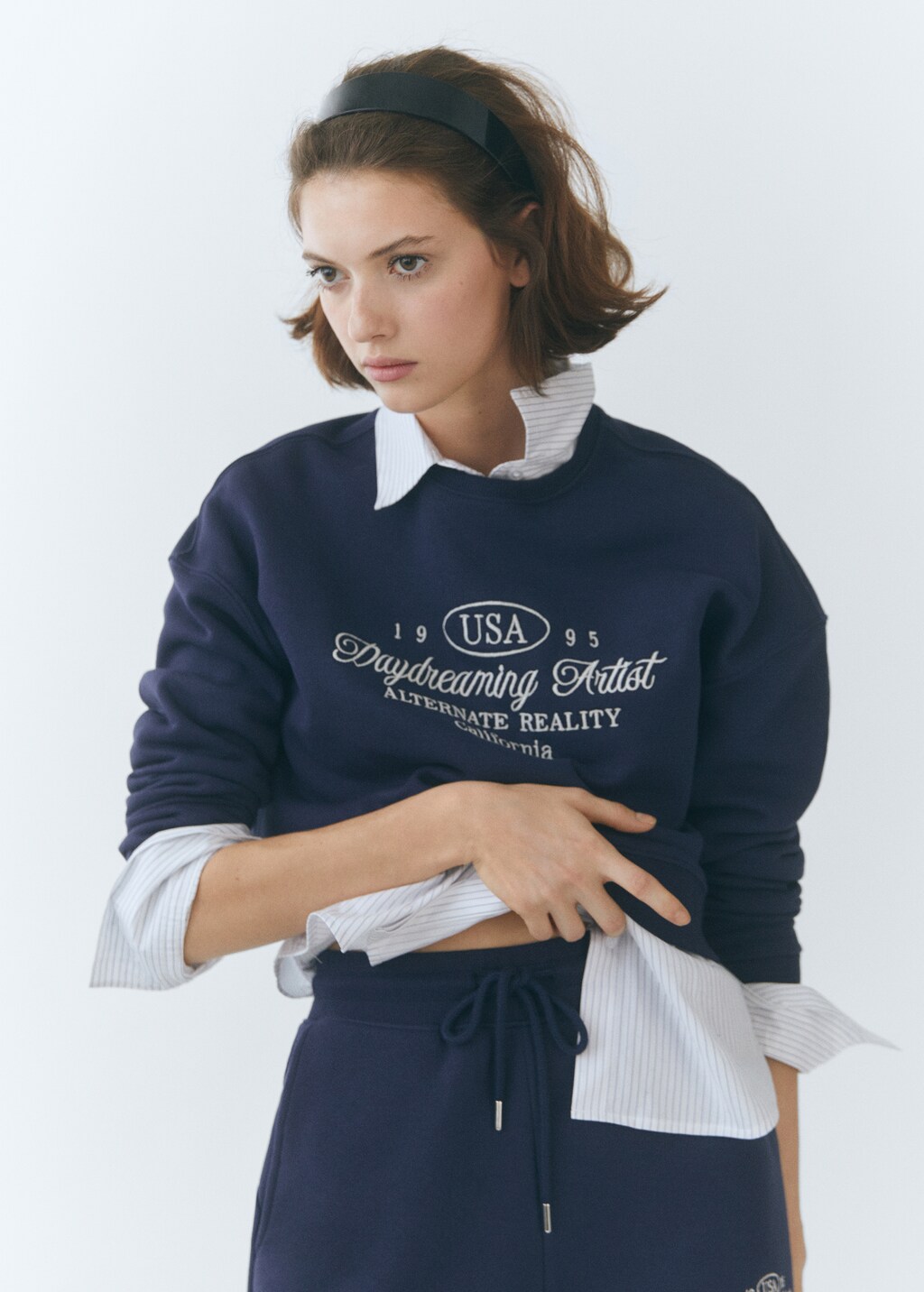 Sweatshirt mit aufgesticktem Schriftzug - Detail des Artikels 6