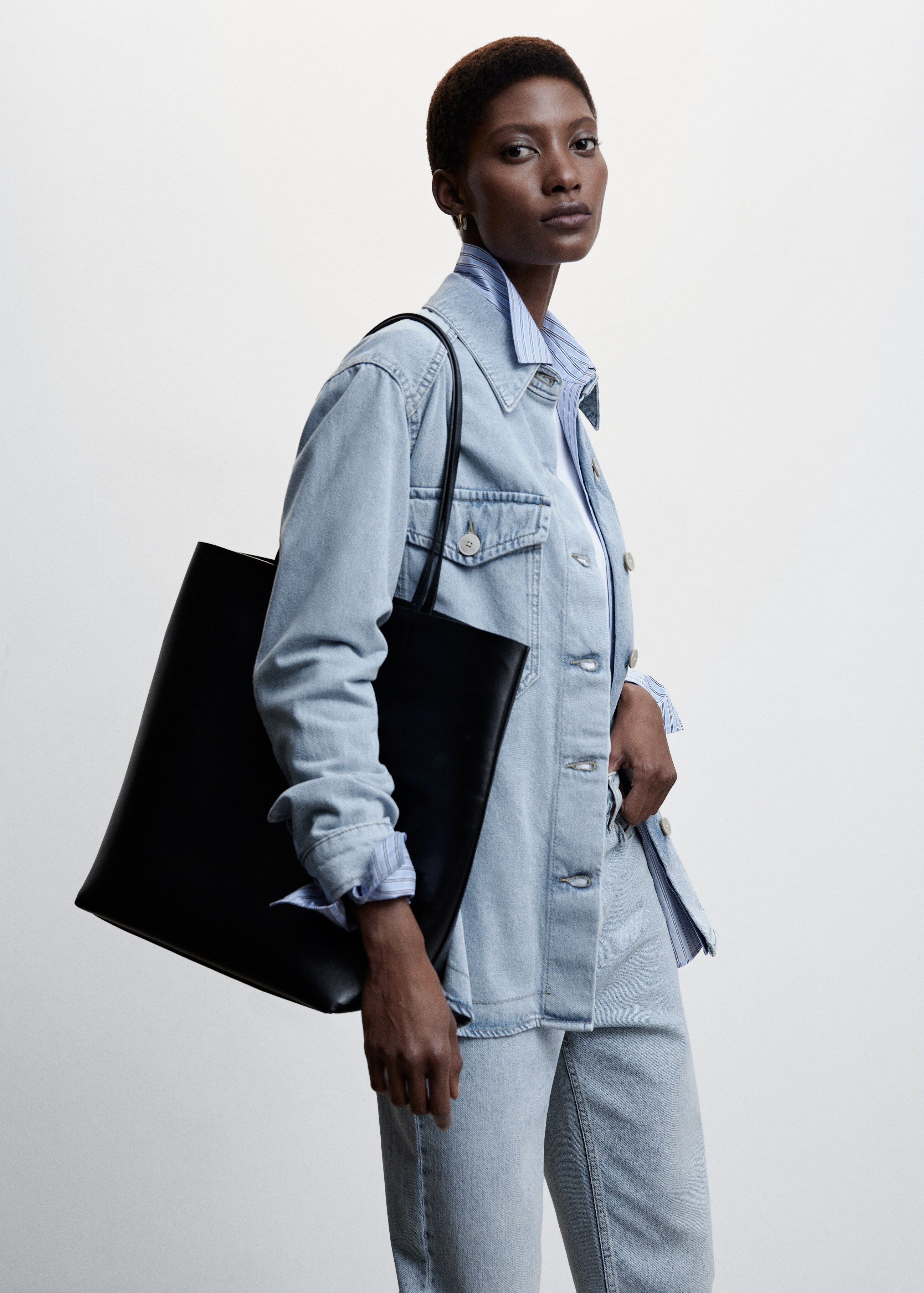Oversized denim overshirt - Details of the article 6