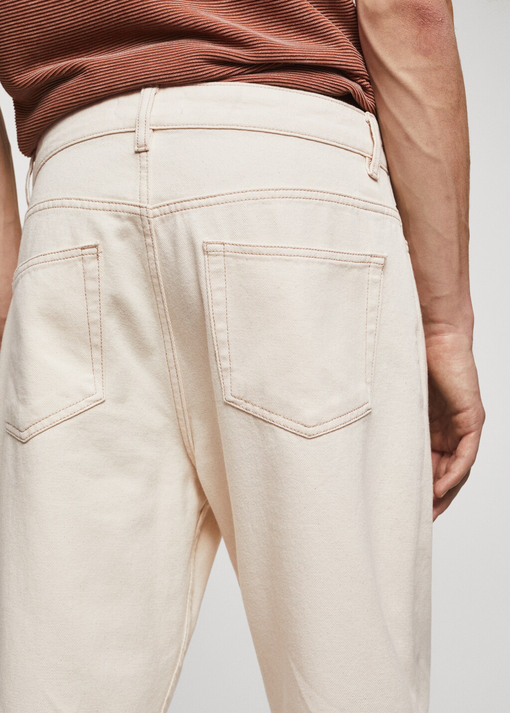 Tapered-Loose-Fit-Jeans in Cropped-Länge - Detail des Artikels 2