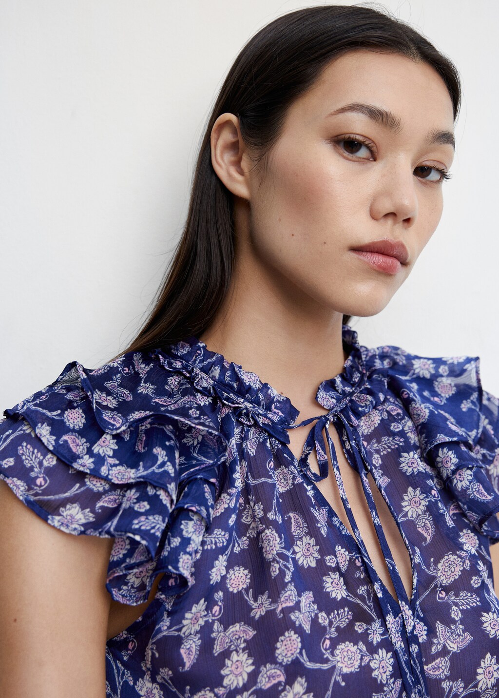 Floral ruffled blouse - Details of the article 1