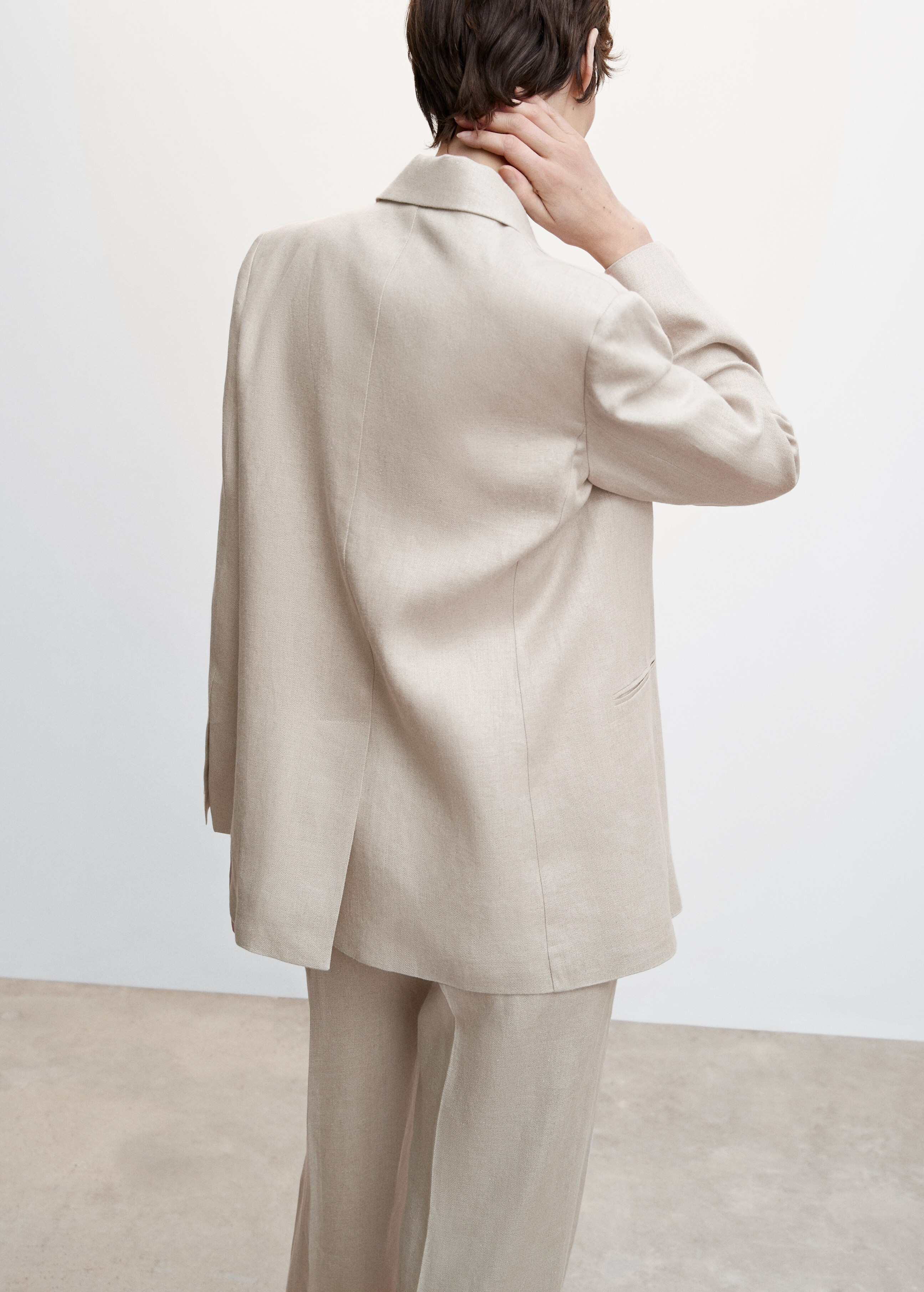 Linen blazer suit - Reverse of the article