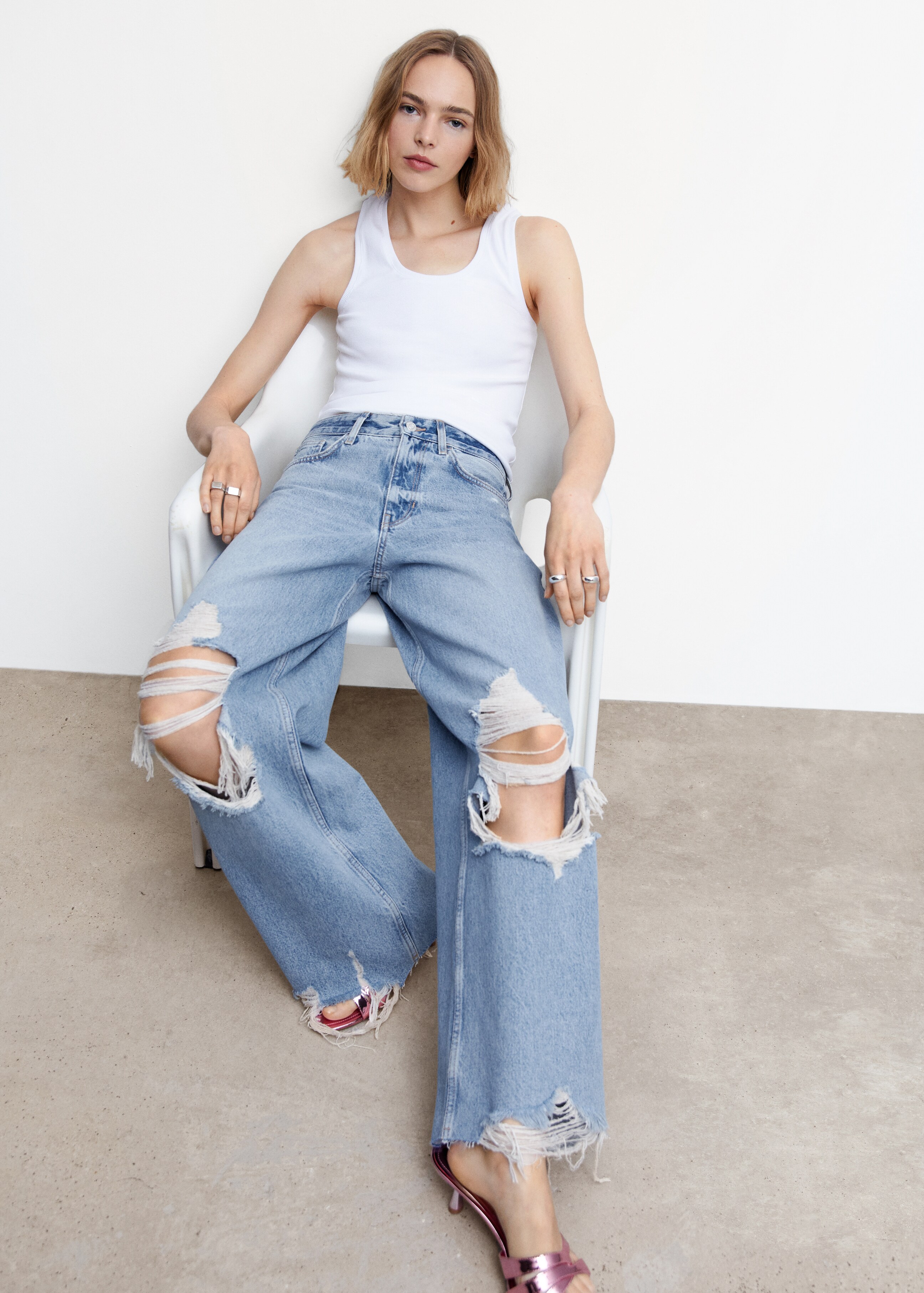 Decorative ripped wideleg jeans - Details of the article 2