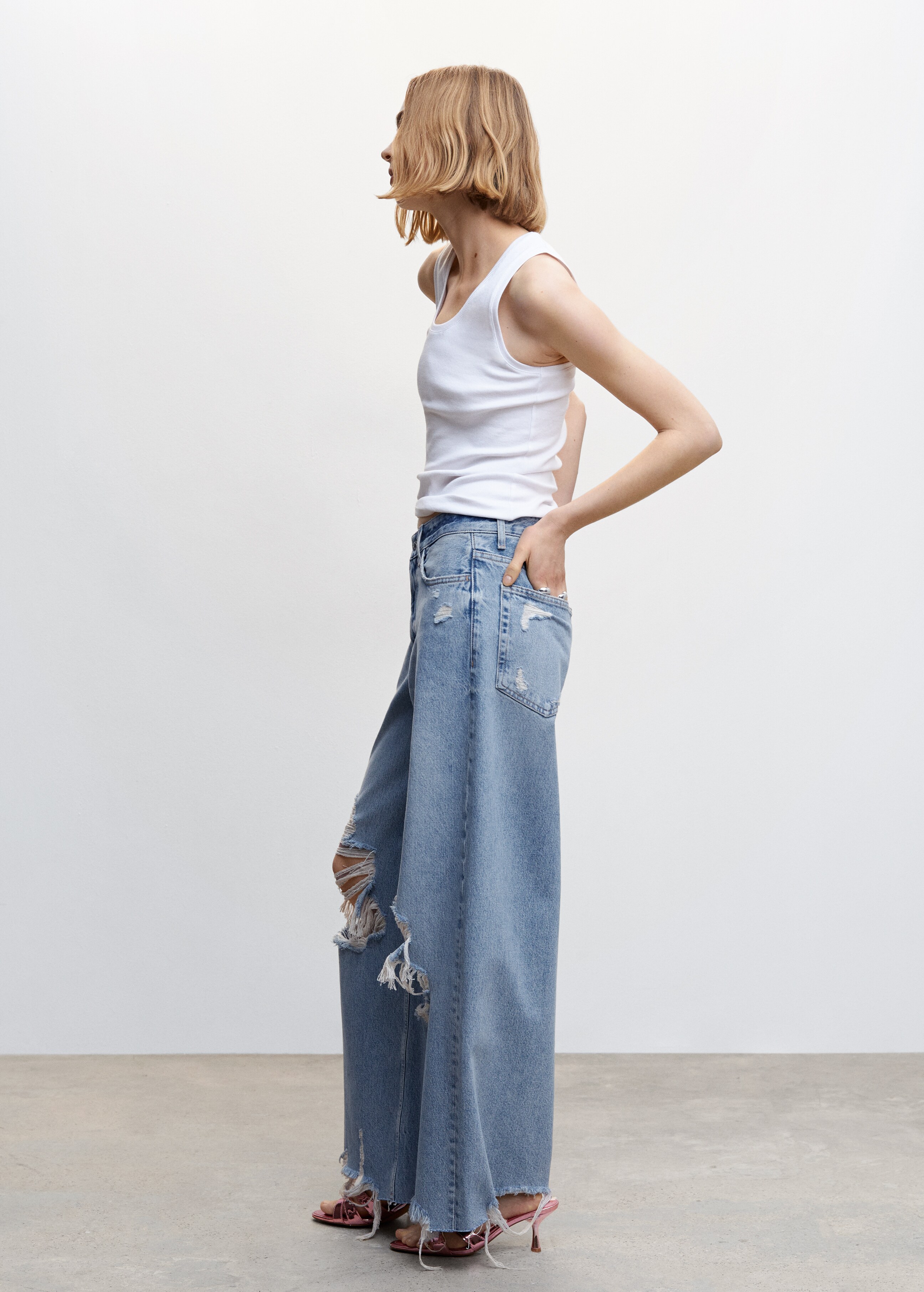 Decorative ripped wideleg jeans - Details of the article 4
