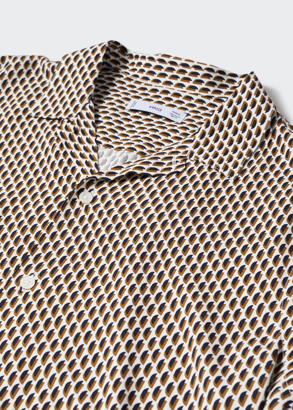 Printed short-sleeved shirt - Details of the article 8