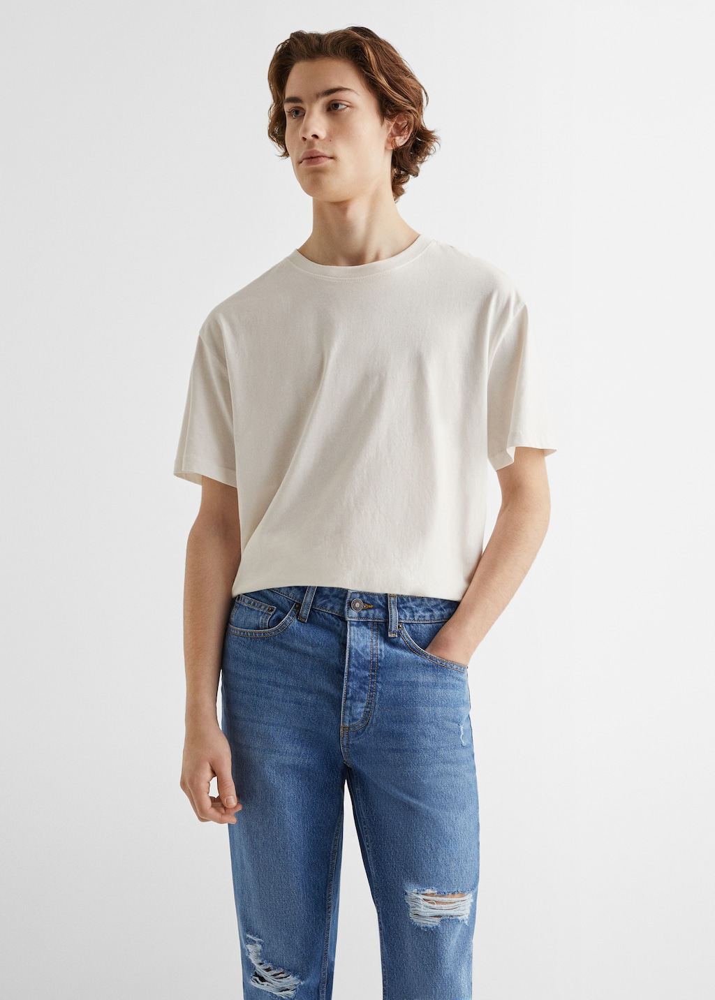 Regular Fit-Jeans mit Zierrissen - Mittlere Ansicht