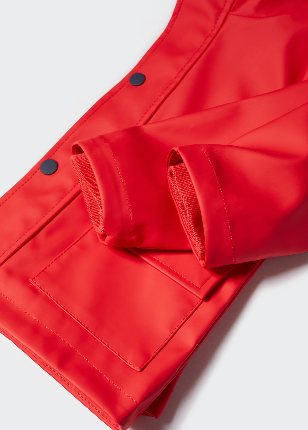 Gummed raincoat - Details of the article 8