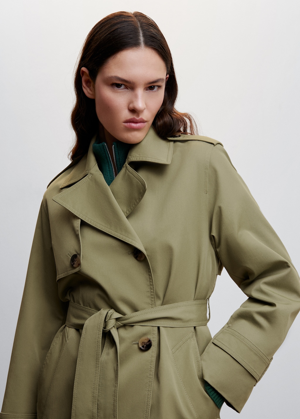 Double-breasted trench coat - Details of the article 2