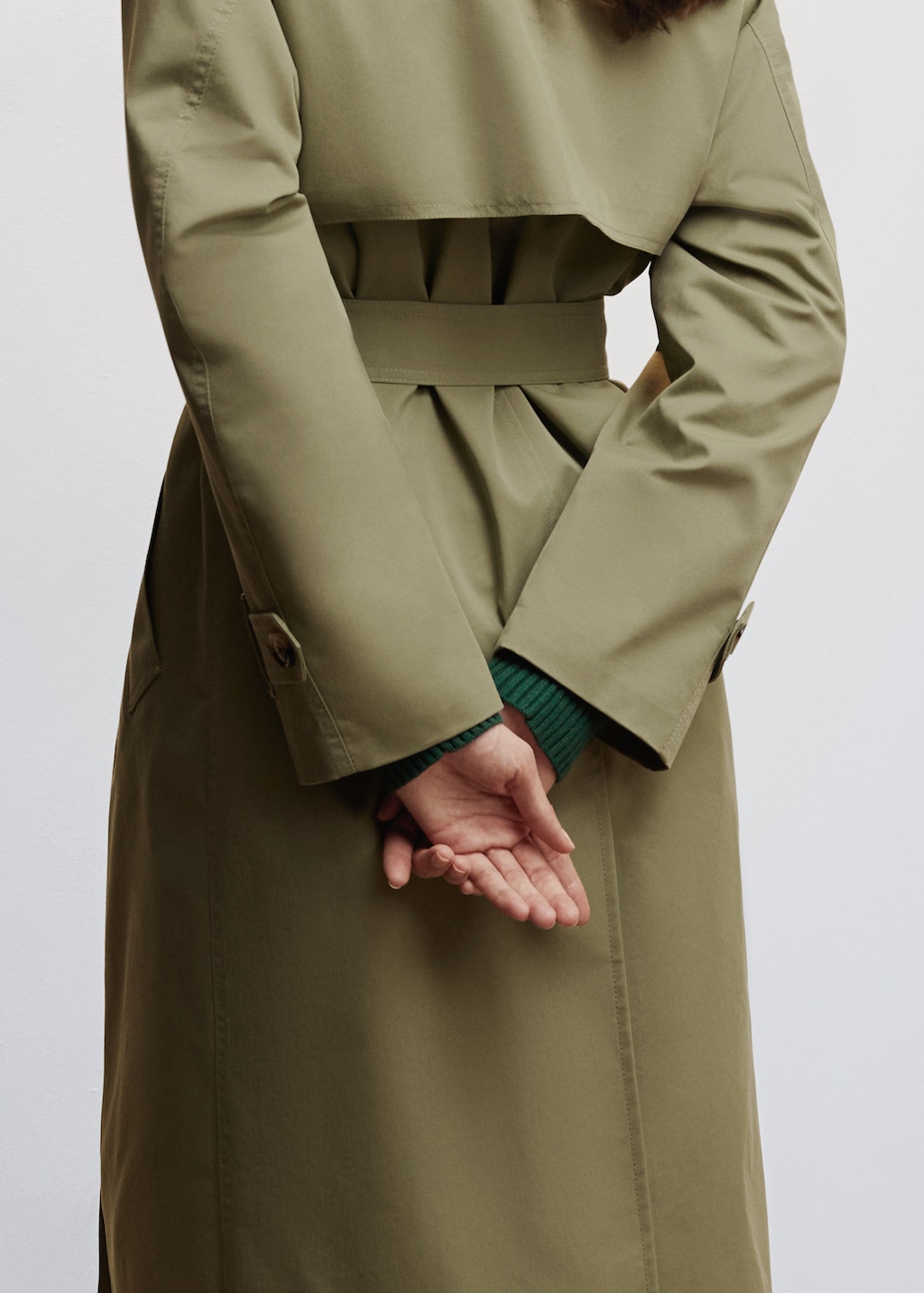 Double-breasted trench coat - Details of the article 6