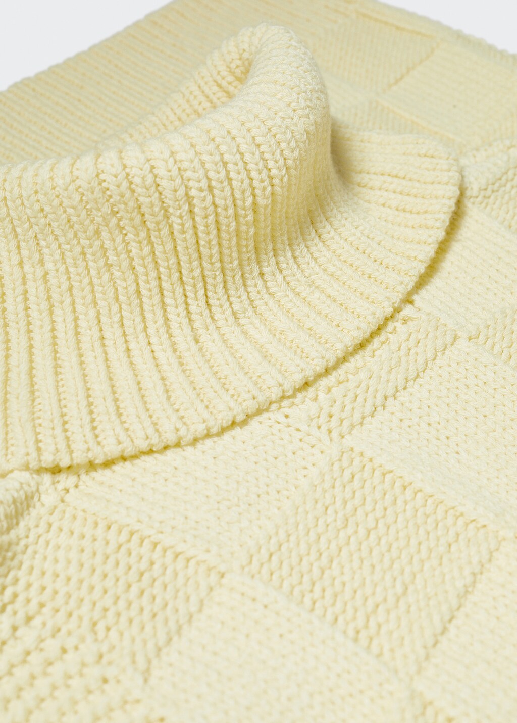 Turtleneck knitted gilet  - Details of the article 8