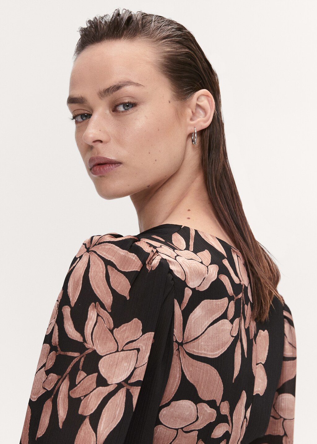 Robe en gaze à fleurs - Détail de l'article 1