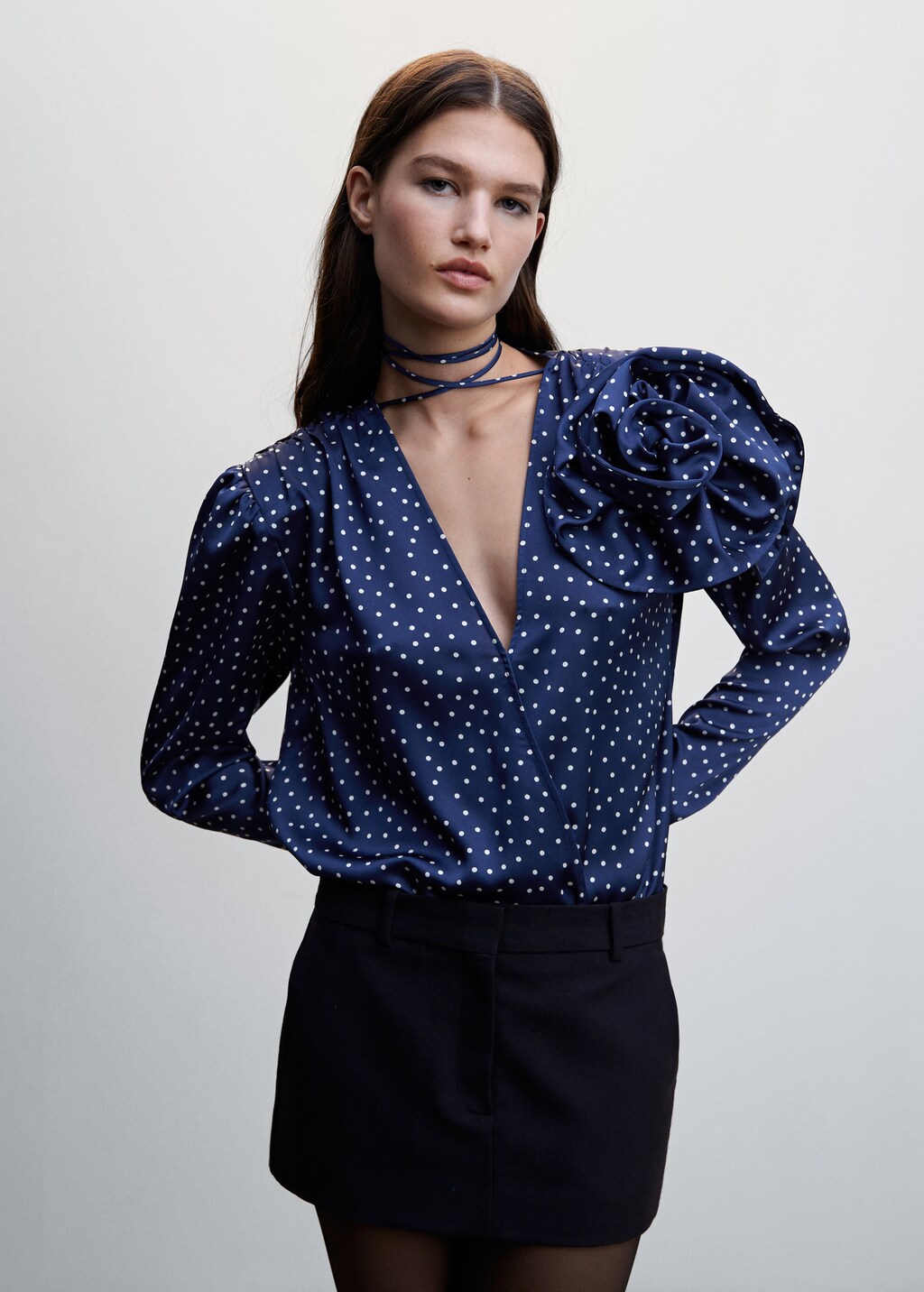 Satin blouse with floral polka-dots - Medium plane