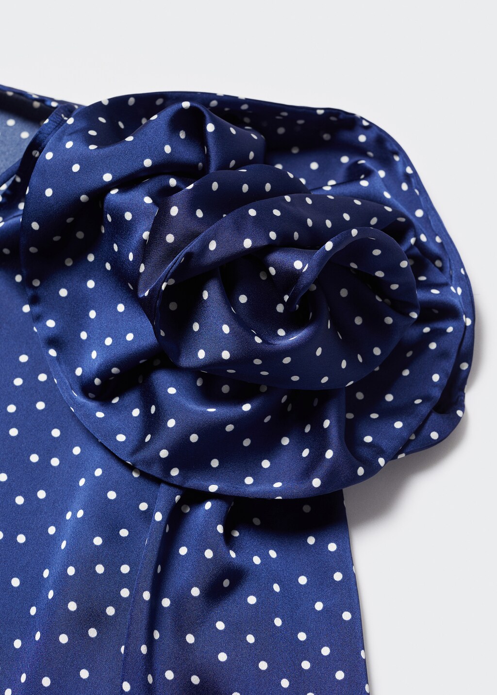 Satin blouse with floral polka-dots - Details of the article 8