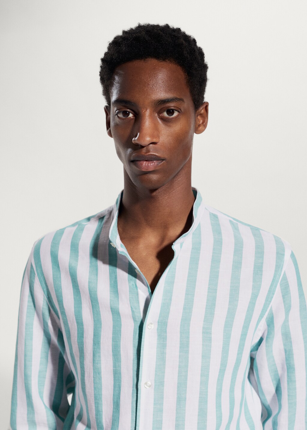 Regular-fit striped linen shirt - Details of the article 1