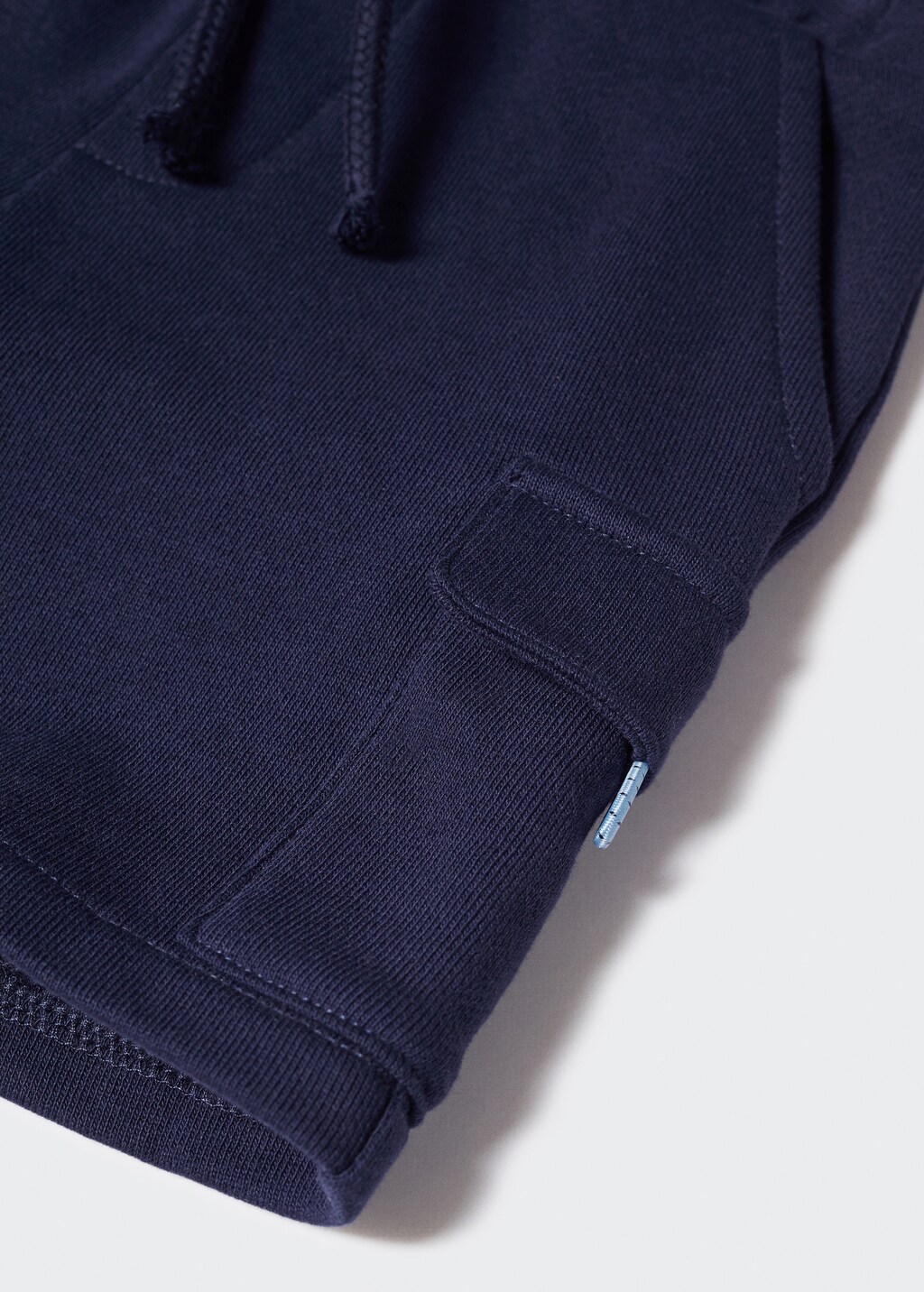 Cargo Bermuda shorts - Details of the article 8