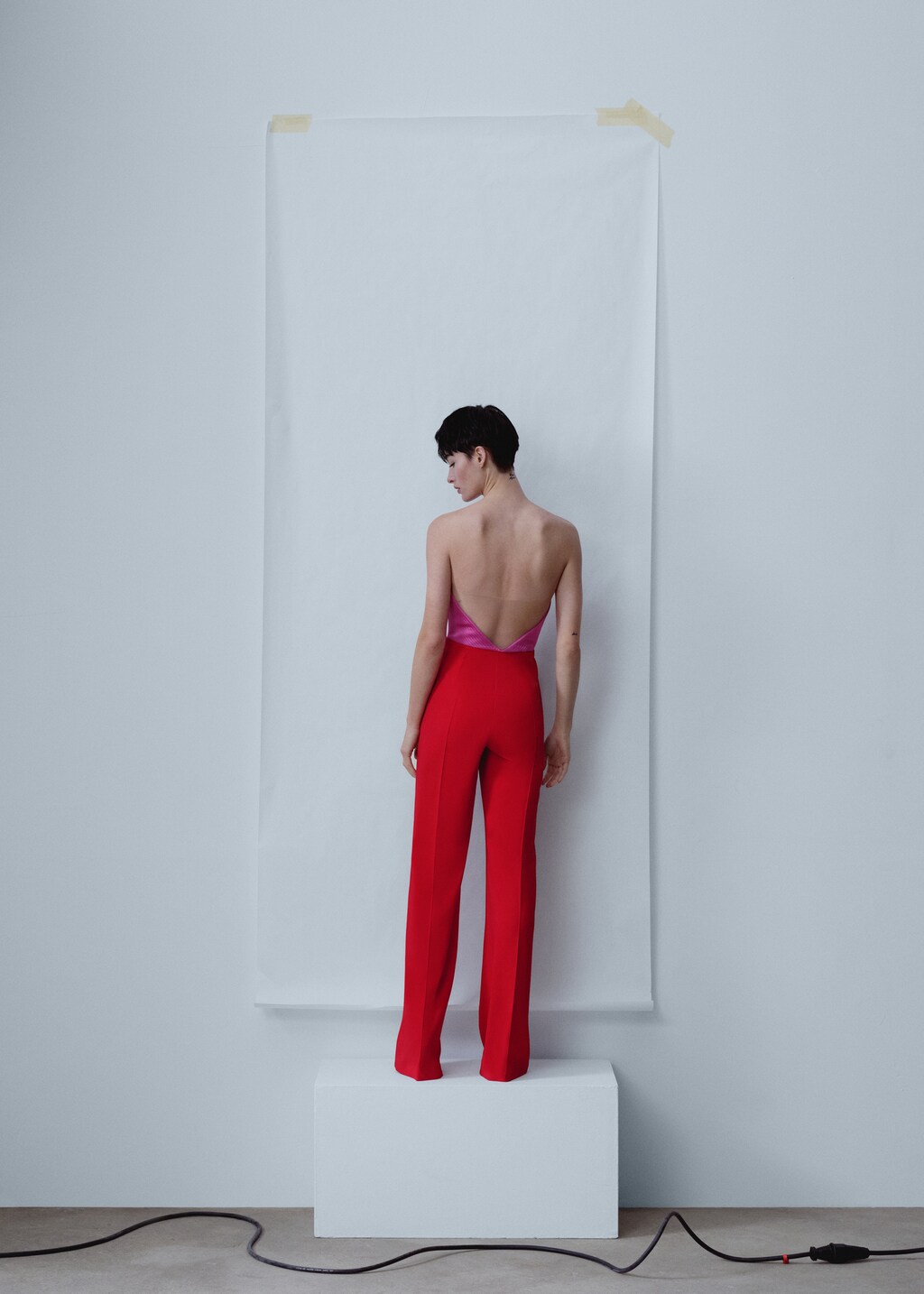 Two-tone jumpsuit with opening detail - Reverse of the article