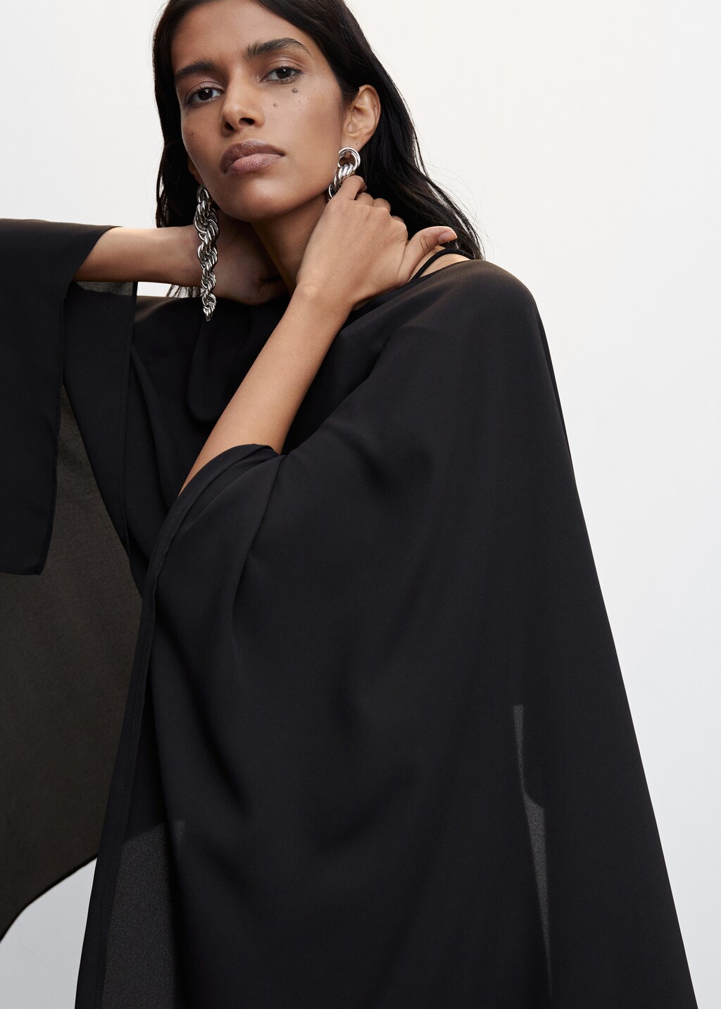 Flowing cape blouse - Details of the article 1