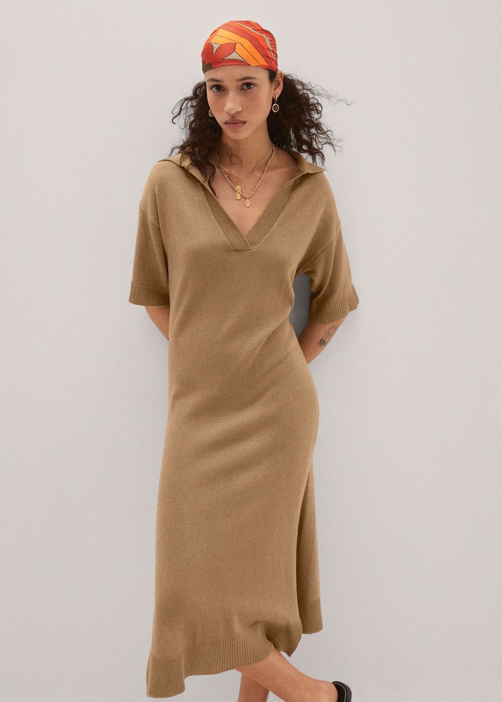 Knitted dress with openings - Medium plane