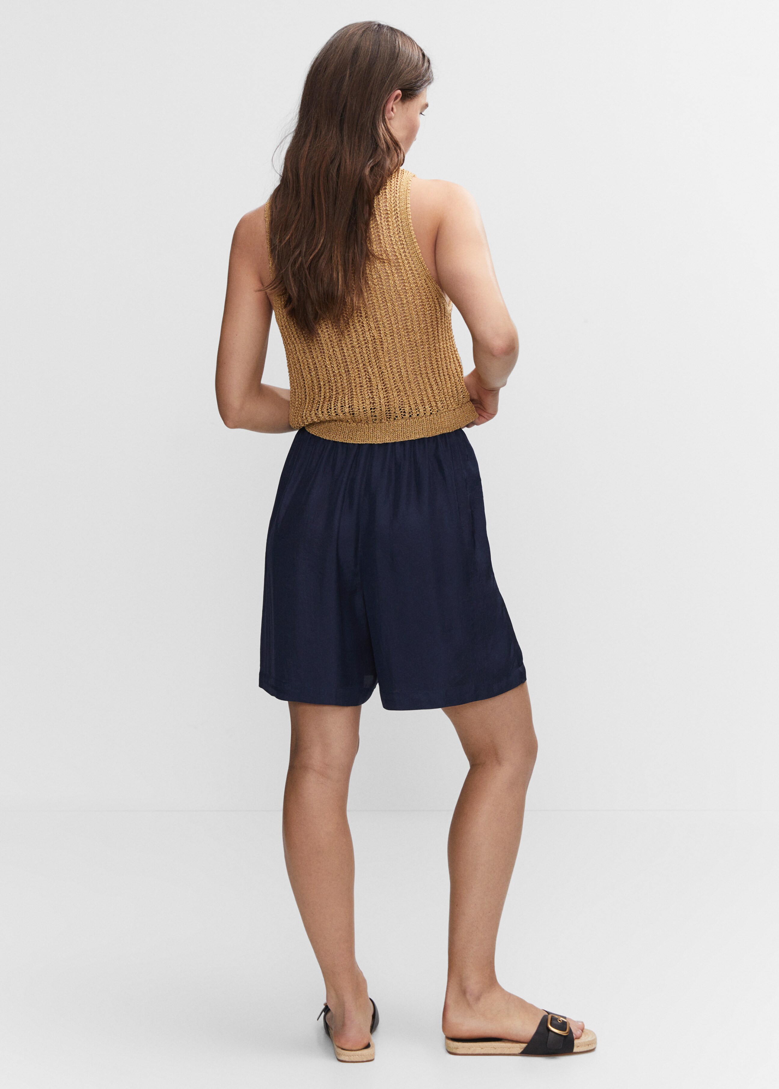 Elastic waist Bermuda shorts - Reverse of the article