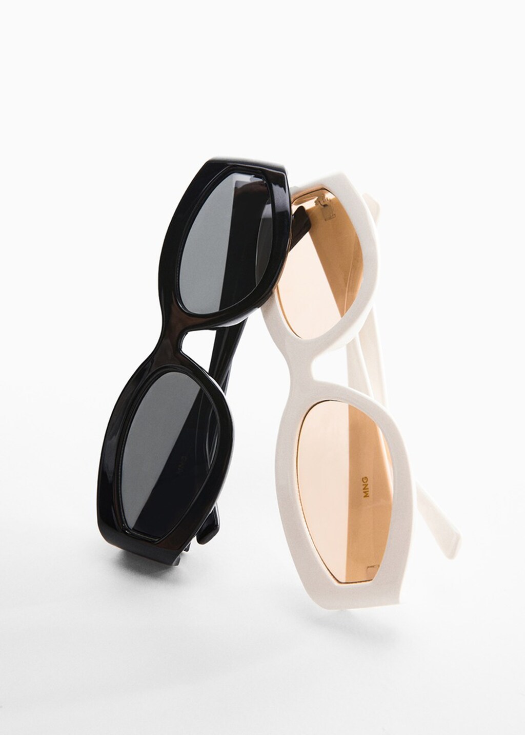 Curved frame sunglasses - Details of the article 5