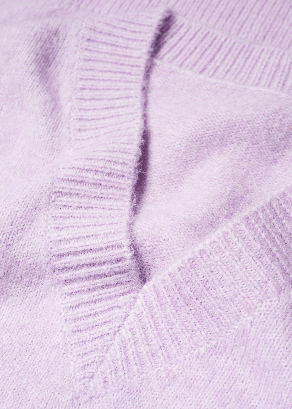 Chunky-knit V-neck sweater - Details of the article 8