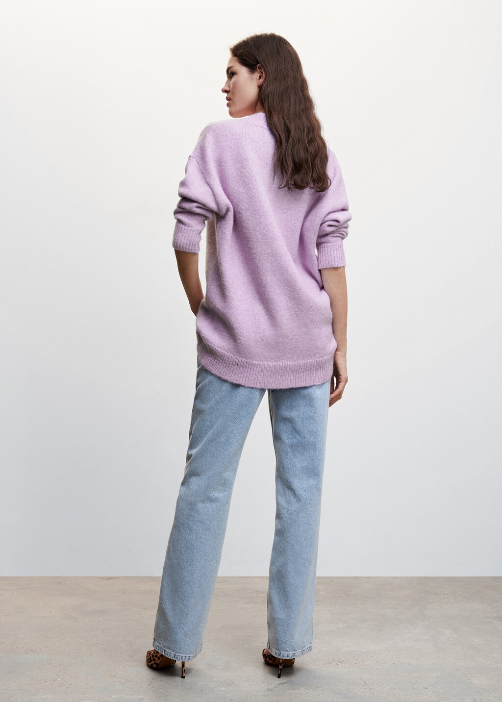 Chunky-knit V-neck sweater - Reverse of the article