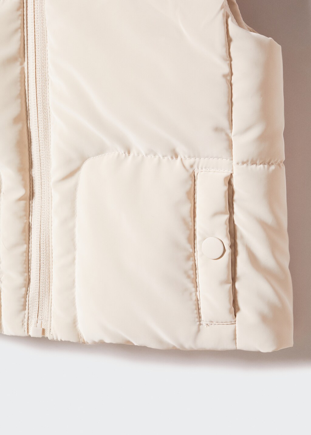 Quilted gilet with hood - Details of the article 8