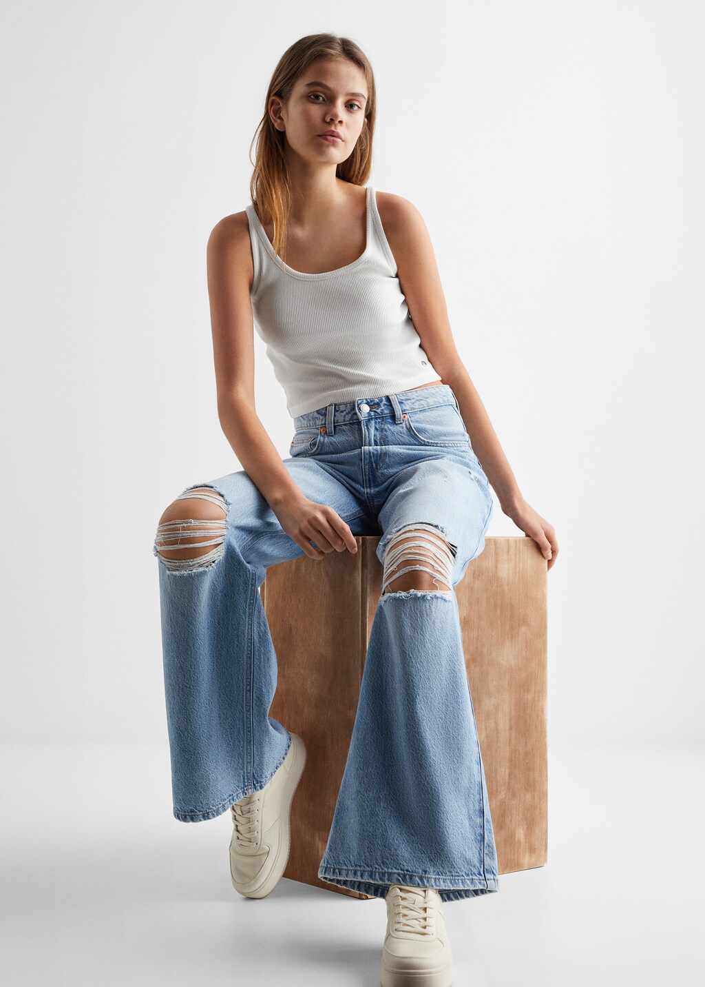 Decorative ripped wideleg jeans - Details of the article 2