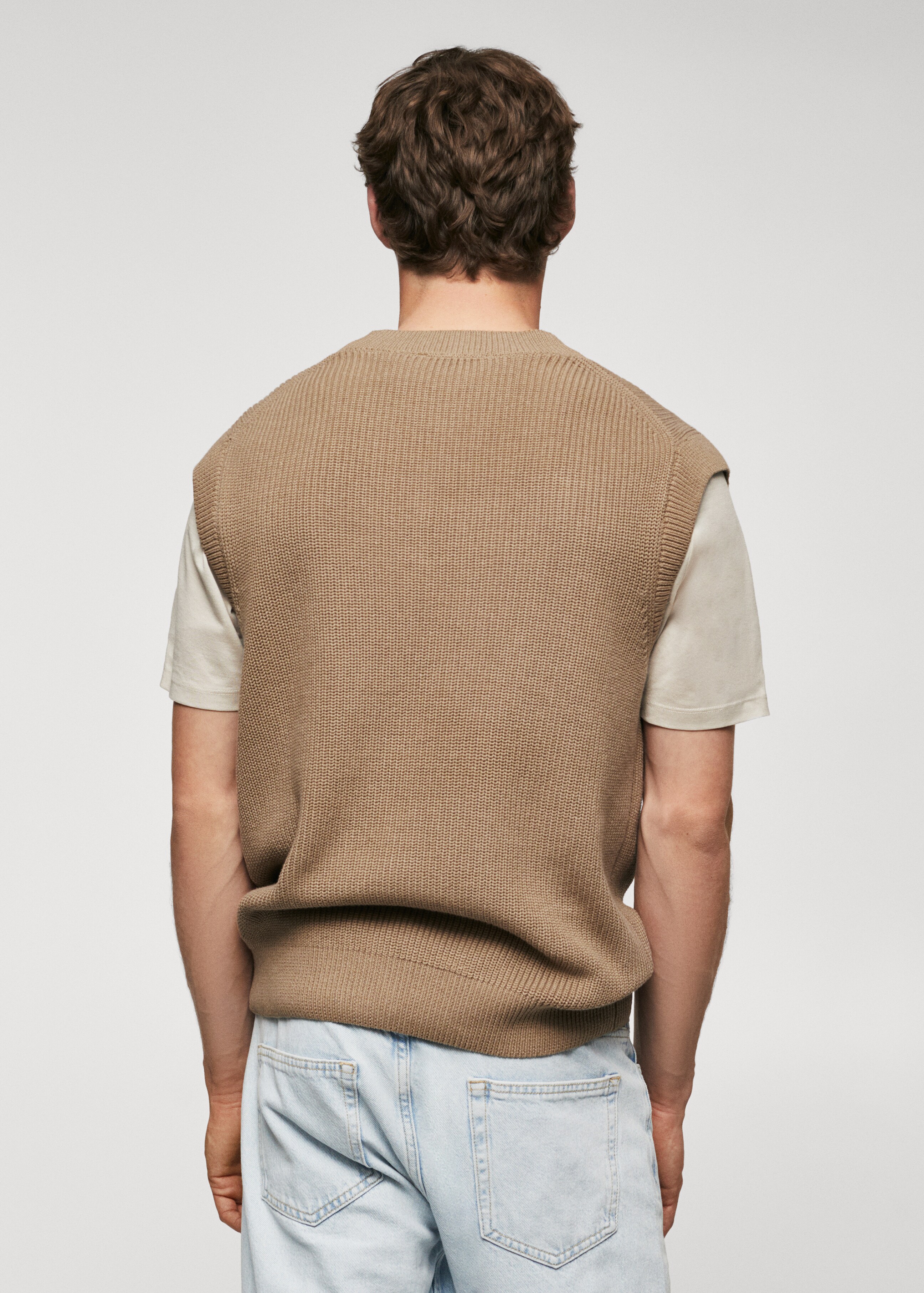 V-neck knitted gilet - Reverse of the article