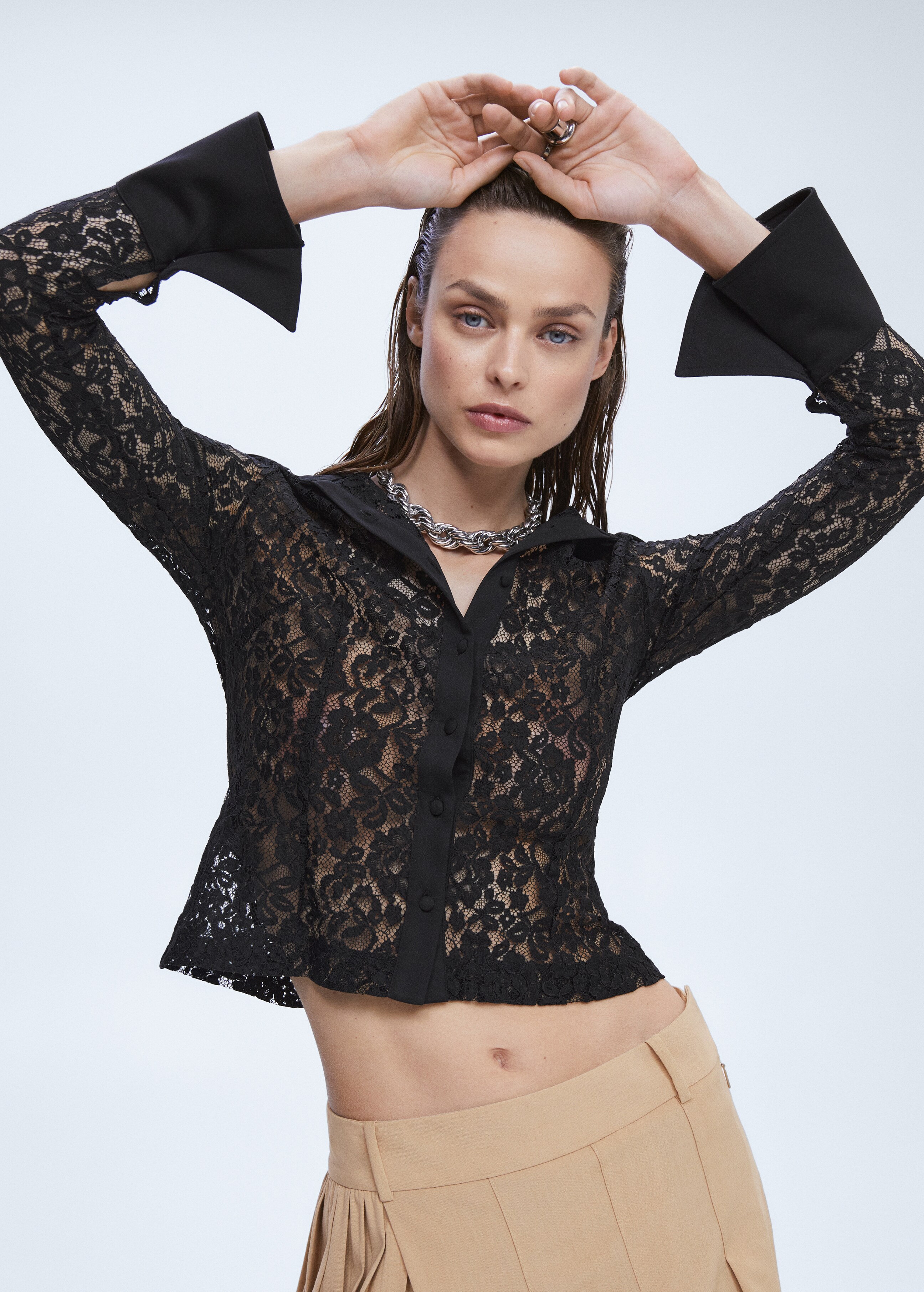 Lace blouse with flared sleeves - Medium plane